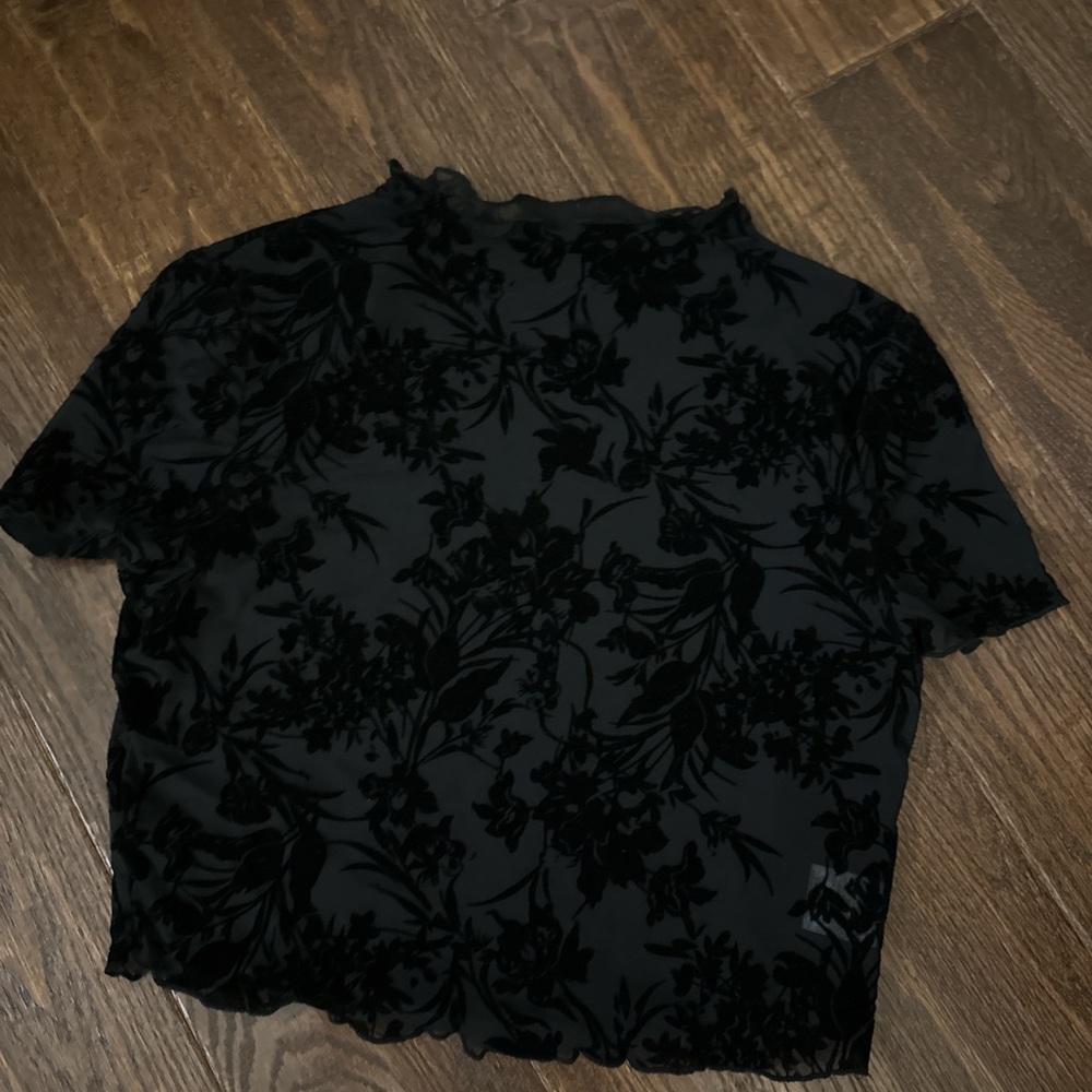 SHEIN Black Floral Short Sleeve Top
